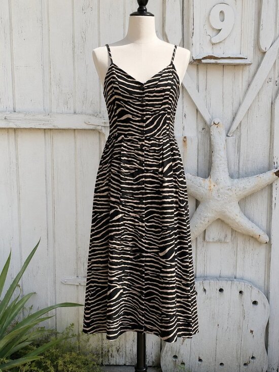 H&M Dresses & Skirts - Animal Print Midi Sun dress | Size 12